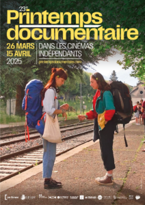 Printemps documentaire 2 jeune filles avec sac à dos sur un quai de gare
