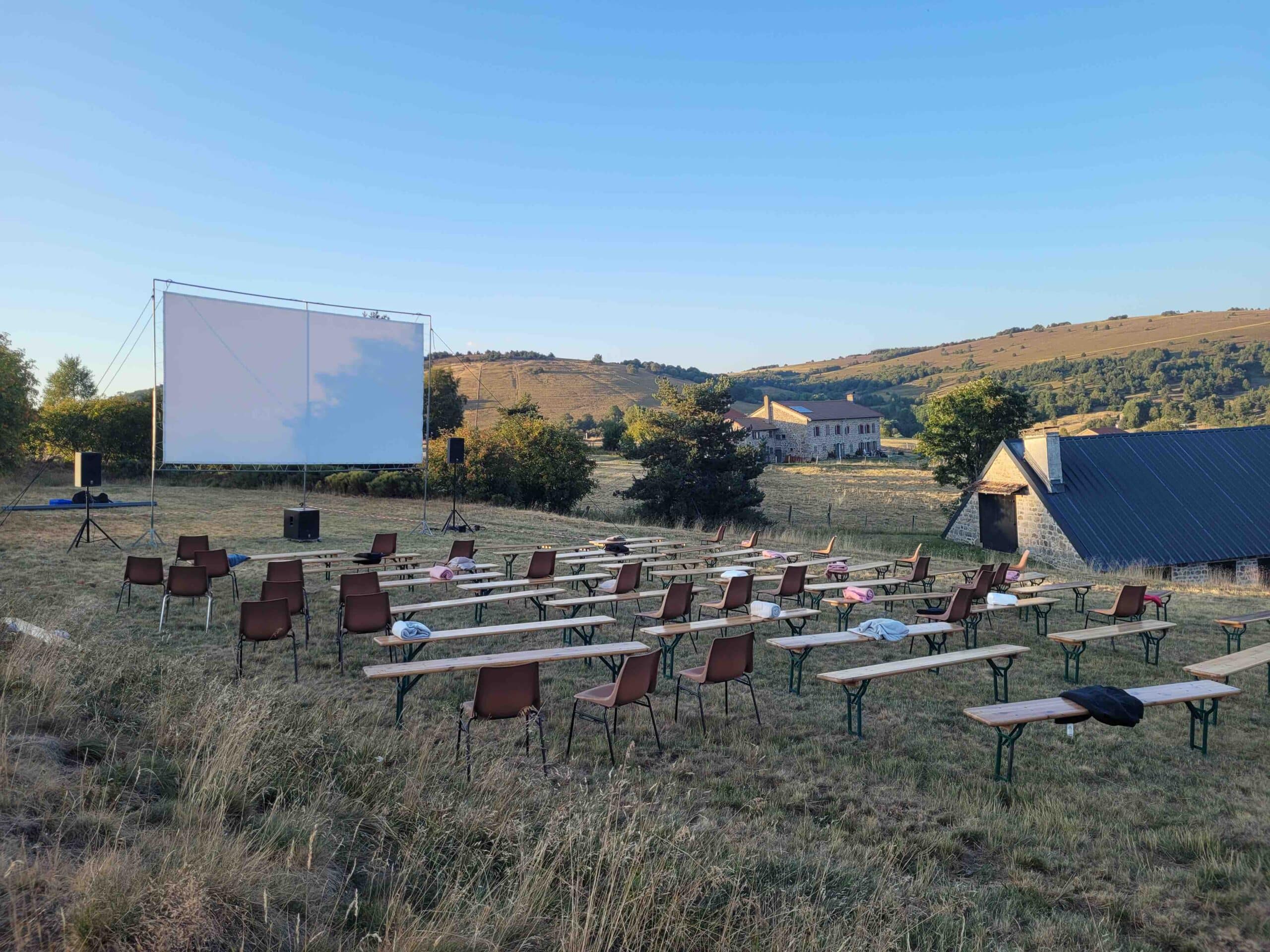 séance de cinéma en plein air à Ciné-marc (Puy de Dôme)